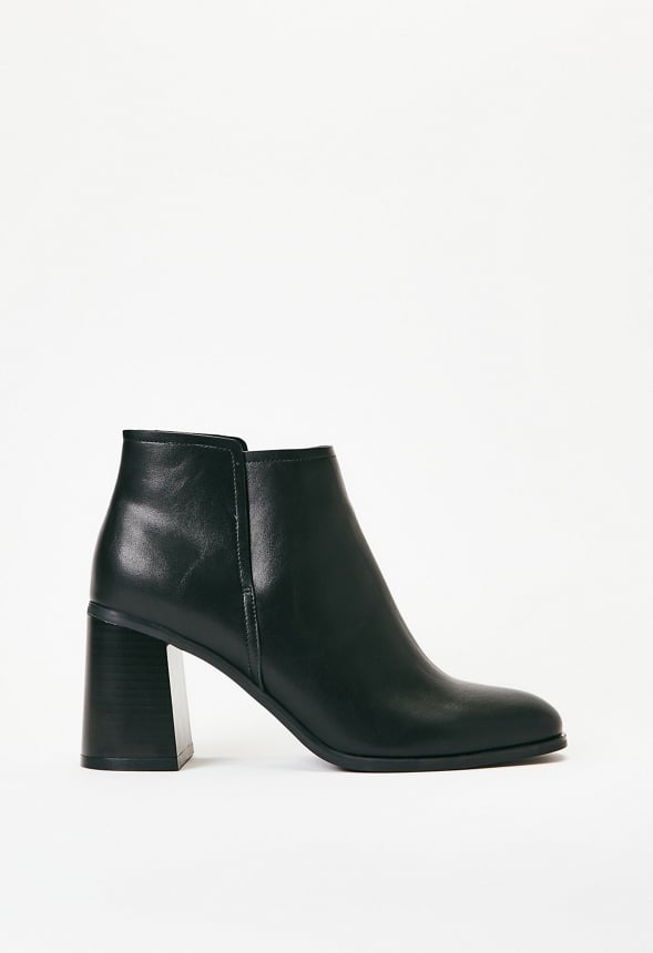 Rae Pointed Toe Ankle Boot Black