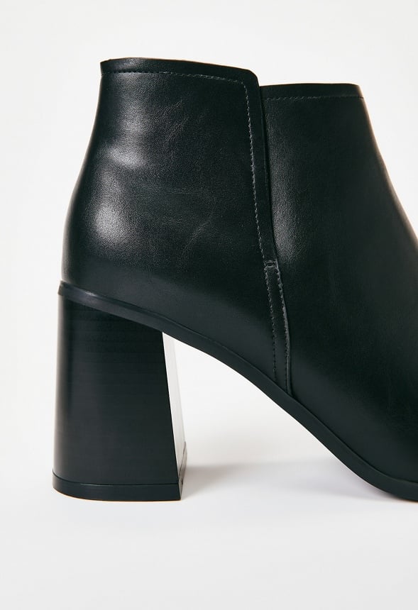 Rae Pointed Toe Ankle Boot Black