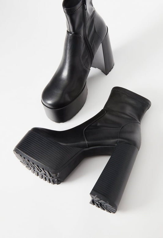 Hera Platform Ankle Boot Black