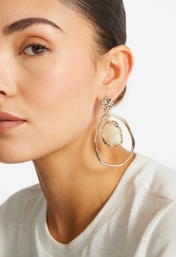 Elodie Organic Resin And Hammered Metal Drop Earrings Cream/ Gold