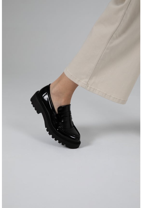 Luna Flat Loafer Black