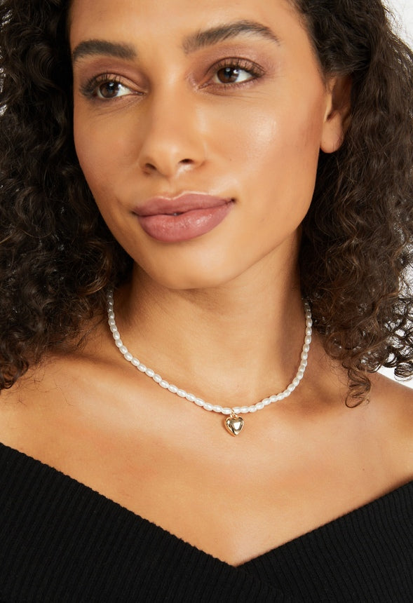Iliana Imitation Pearl Necklace With Heart Detail Cream/ Gold