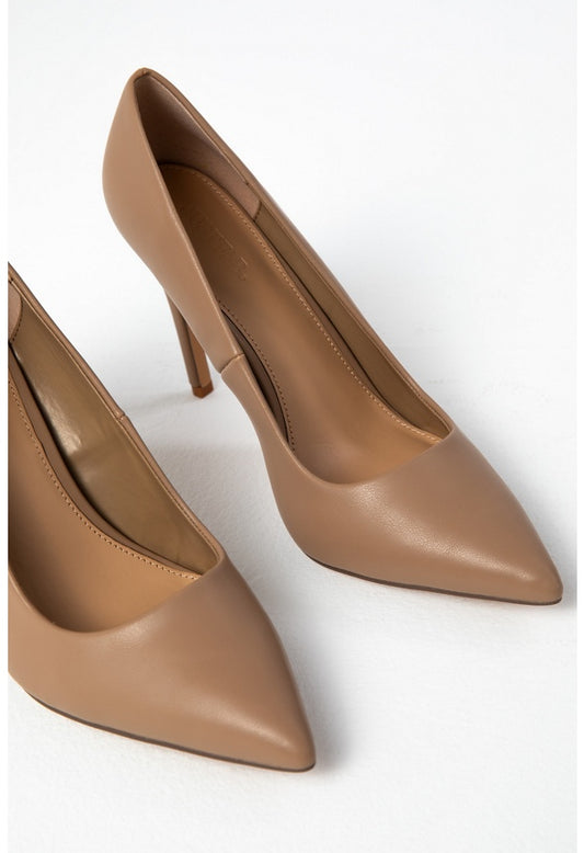 Gisselle Classic Court Beige
