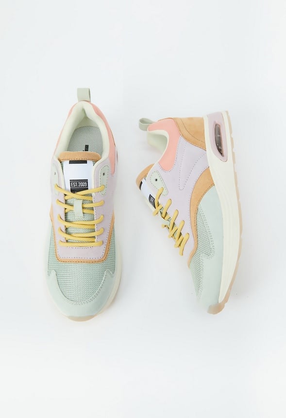 Millie Athletic Trainers Multi