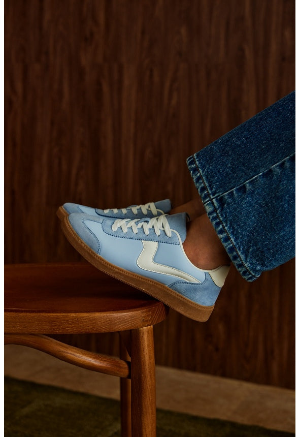 Demi Court Trainers Skyway Multi